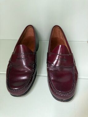 G.H. Bass & Co. Burgundy Wilton Leather Penny Loafers size 9½ EE (extra wide)